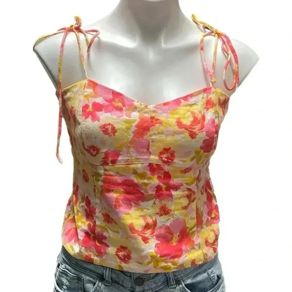 Old Navy Tops - Old Navy Woman’s Linen Floral Too Size Medium
